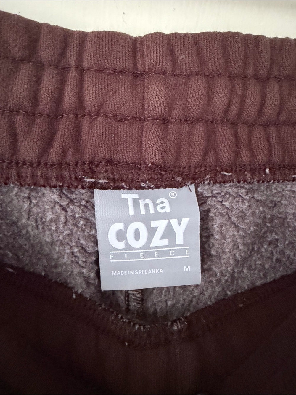 Aritzia TNA Cozy Fleece Boyfriend Joggers - Picture 3 of 4